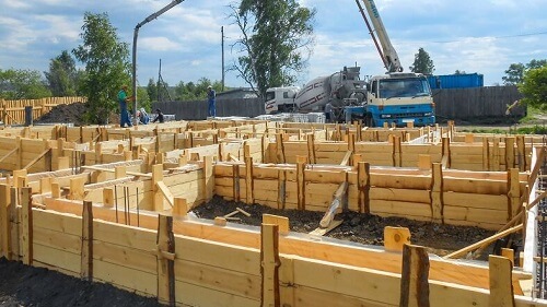 Свайный фундамент с ростверком в Сморгони